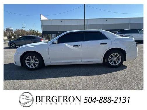 2023 Chrysler 300 Touring