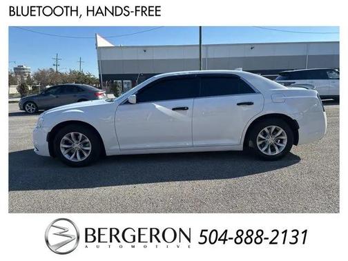 2023 Chrysler 300 Touring