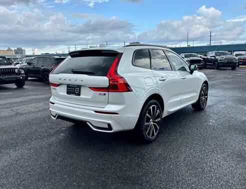 2025 Volvo XC60 B5 Plus