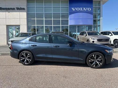 2024 Volvo S60 B5 Plus Dark Theme