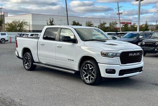 2025 RAM 1500 Laramie Crew Cab 4x4 57' Box