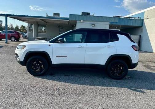 2023 Jeep Compass Trailhawk
