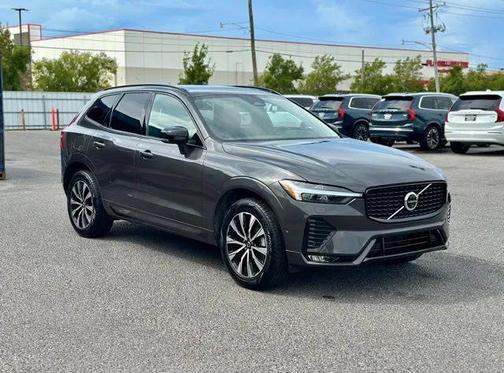 2025 Volvo XC60 B5 Plus