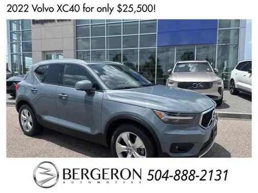 2022 Volvo XC40 T5 Momentum