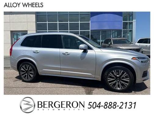2022 Volvo XC90 T6 Momentum