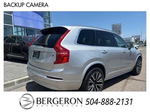 2022 Volvo XC90 T6 Momentum