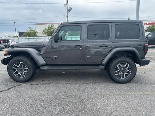 2025 Jeep Wrangler 4-Door Sahara 4x4