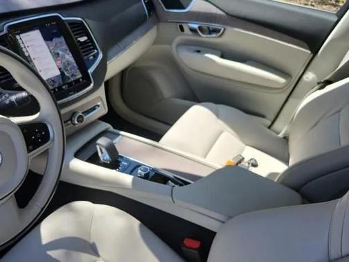 2024 Volvo XC90 B5 Plus Bright Theme