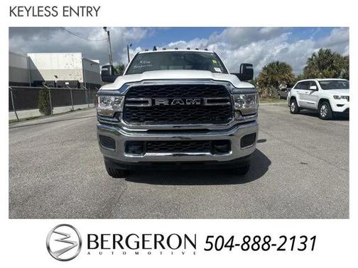 2024 RAM 3500 Tradesman Crew Cab 4x4 6'4' Box