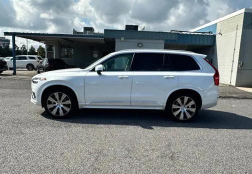 2024 Volvo XC90 B6 Plus Bright Theme 6-Seater