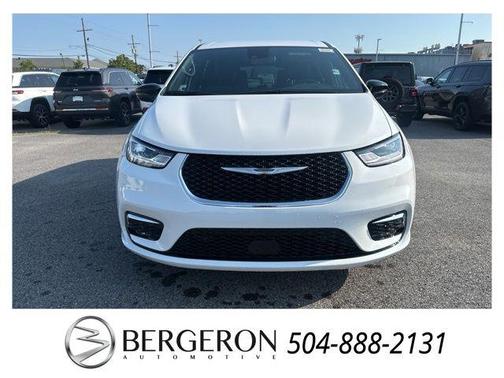 2025 Chrysler Pacifica Hybrid Select