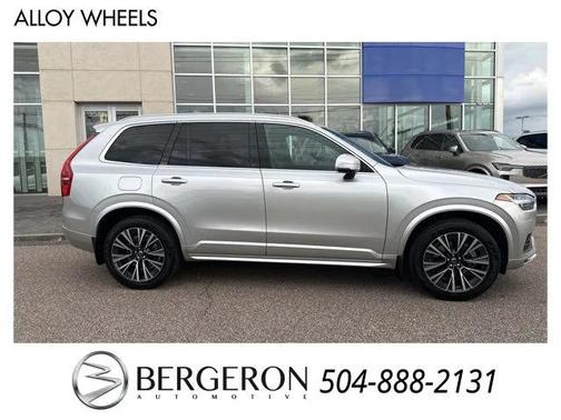 2022 Volvo XC90 T5 Momentum