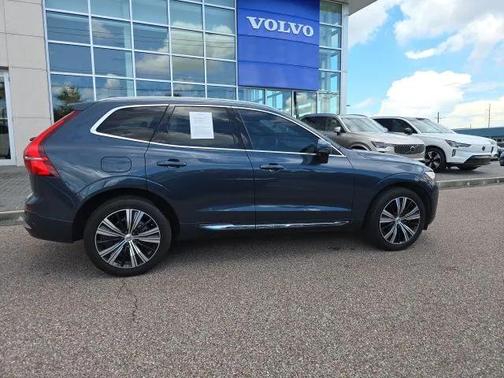 2022 Volvo XC60 B5 Inscription