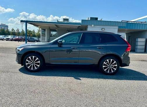 2025 Volvo XC60 B5 Plus