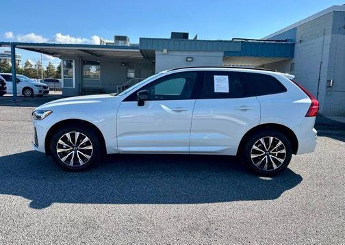 2024 Volvo XC60 B5 Plus Dark Theme