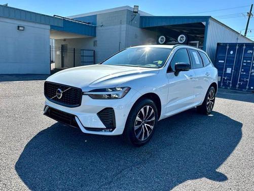 2024 Volvo XC60 B5 Plus Dark Theme