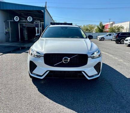 2024 Volvo XC60 B5 Plus Dark Theme
