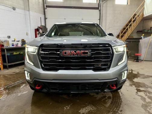 2024 GMC Acadia AWD AT4
