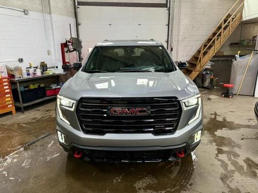 2024 GMC Acadia AWD AT4