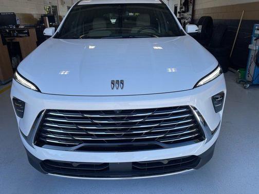 2025 Buick Enclave Preferred FWD