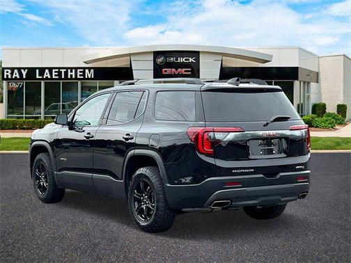 2022 GMC Acadia AWD AT4