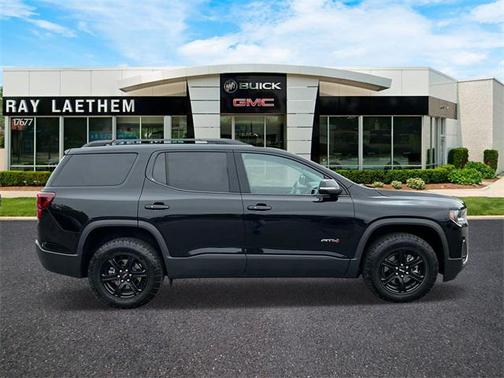 2022 GMC Acadia AWD AT4