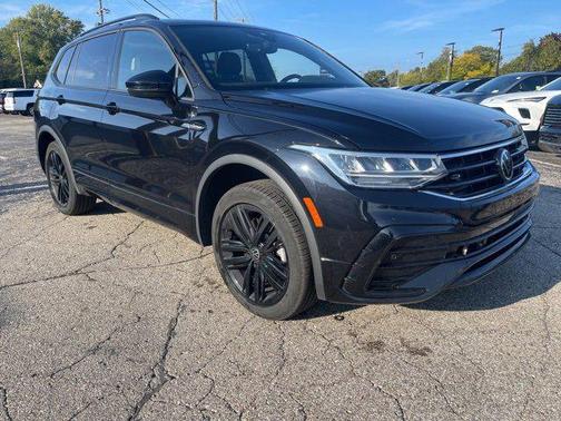 2022 Volkswagen Tiguan 2.0T SE R-Line Black 4MOTION