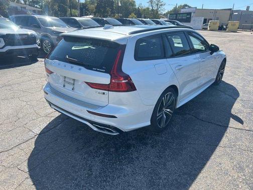 2019 Volvo V60 T5 R-Design