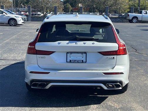 2019 Volvo V60 T5 R-Design