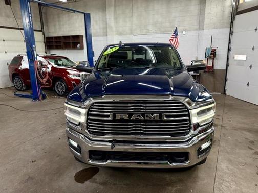 2019 RAM 2500 Laramie Crew Cab 4x4 6'4' Box