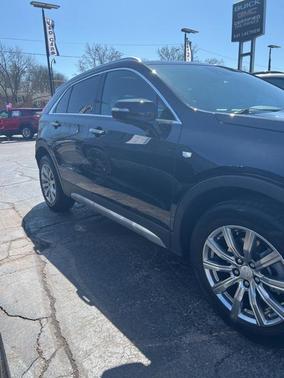 2022 Cadillac XT4 Premium Luxury