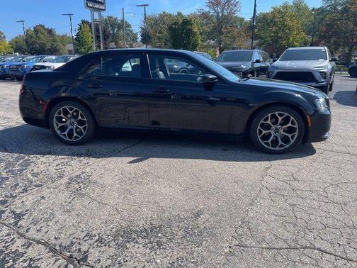 2016 Chrysler 300 S