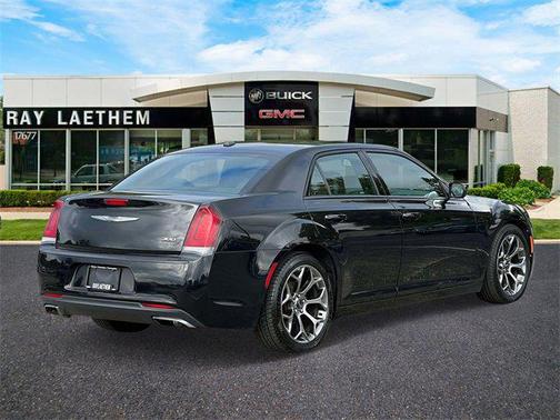 2016 Chrysler 300 S