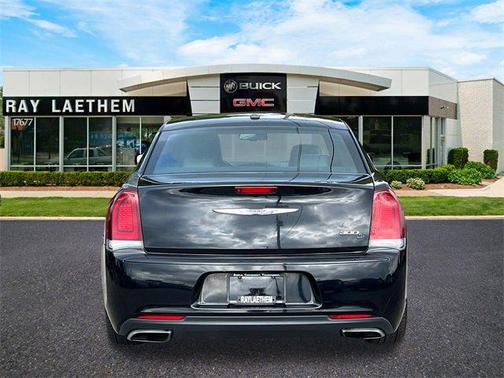 2016 Chrysler 300 S
