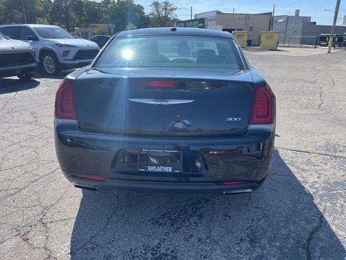 2016 Chrysler 300 S