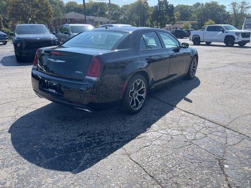 2016 Chrysler 300 S