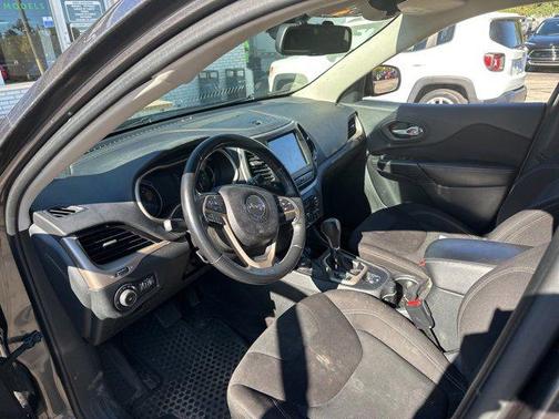 2016 Jeep Cherokee Altitude