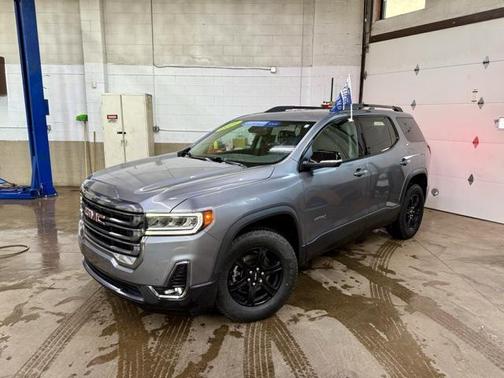 2022 GMC Acadia AWD AT4
