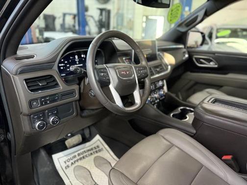 2022 GMC Yukon SLT