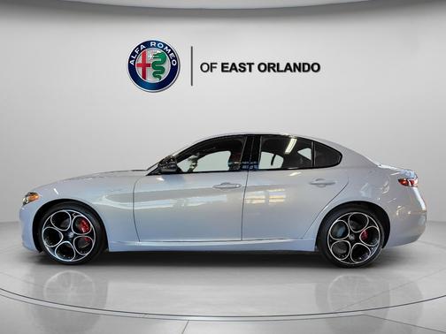 Moonlight Gray Metallic 2025 Alfa Romeo Giulia RWD