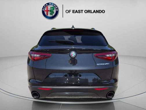 Vulcano Black Metallic 2022 Alfa Romeo Stelvio Sprint
