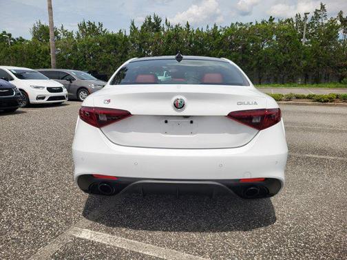 2022 Alfa Romeo Giulia Veloce