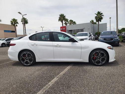2022 Alfa Romeo Giulia Veloce
