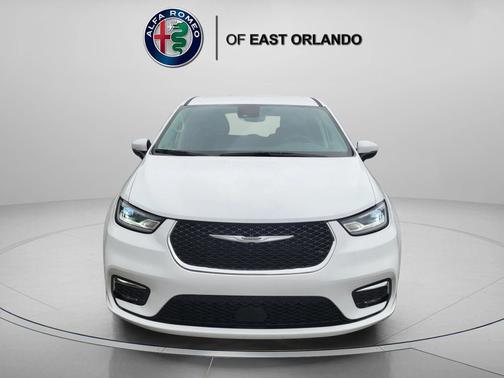 Bright White Clearcoat 2023 Chrysler Pacifica Touring L