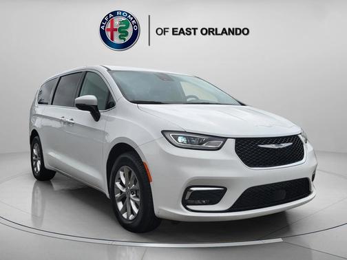 Bright White Clearcoat 2023 Chrysler Pacifica Touring L