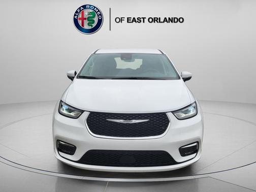 Bright White Clearcoat 2023 Chrysler Pacifica Touring L