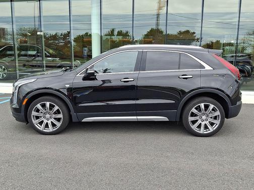 Stellar Black Metallic 2023 Cadillac XT4 Premium Luxury