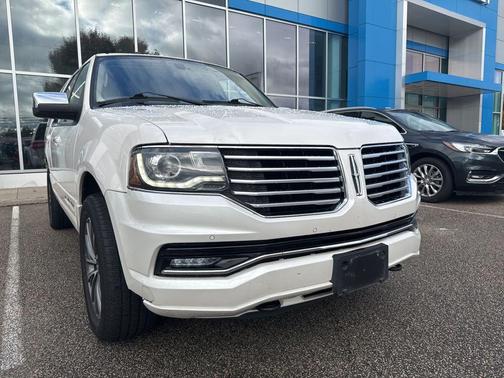 2015 Lincoln Navigator Base