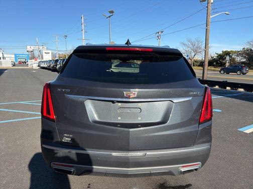 2022 Cadillac XT5 Premium Luxury