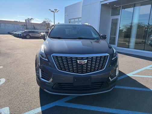 2022 Cadillac XT5 Premium Luxury